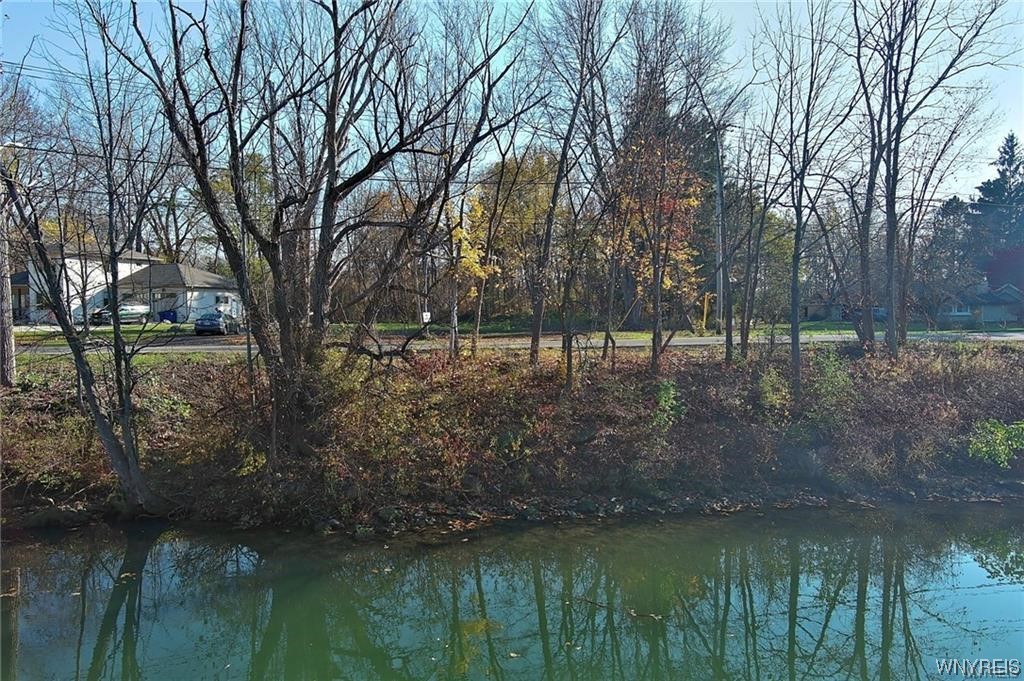 434 10th Street, Niagara Falls, New York image 1