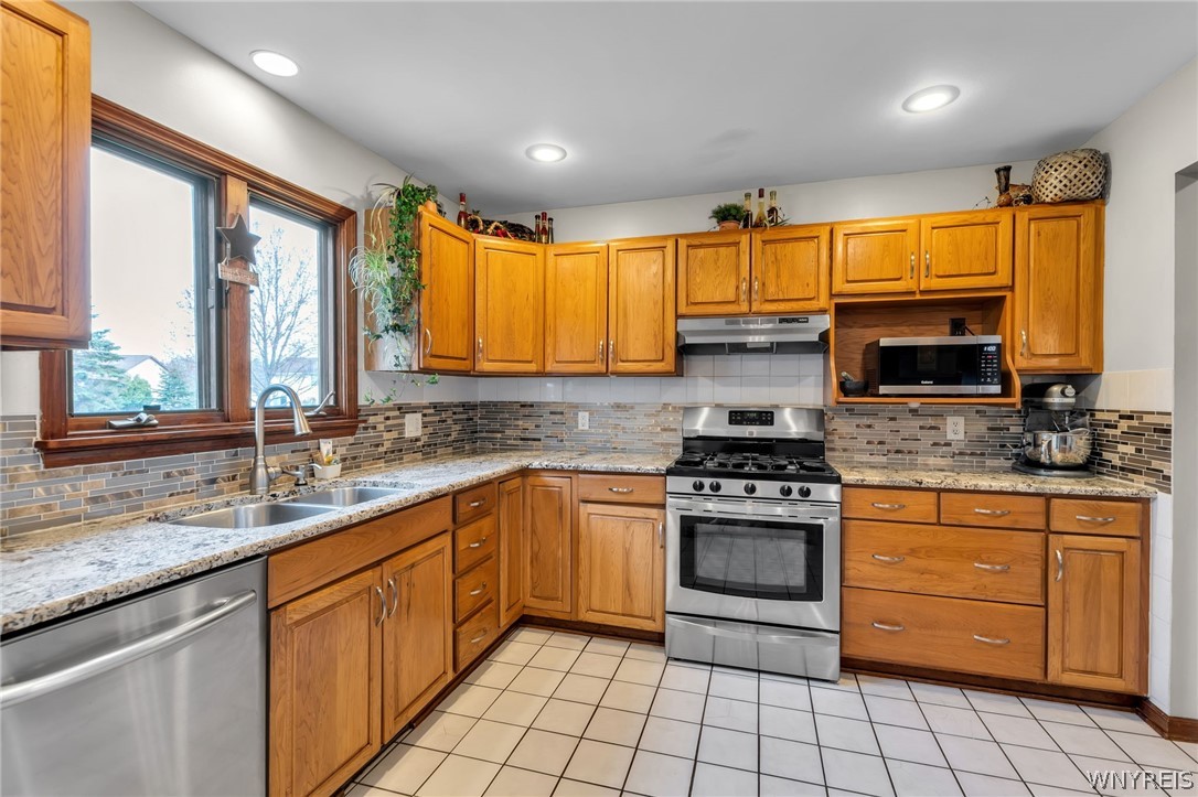 2 W Lake Forest Parkway