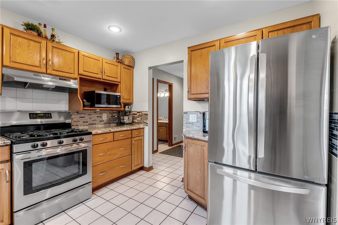 2 W Lake Forest Parkway