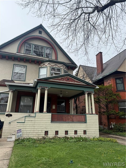 Photo of 344 Elmwood Avenue #3rd floor, Buffalo, NY 14222 (MLS # B1675326)