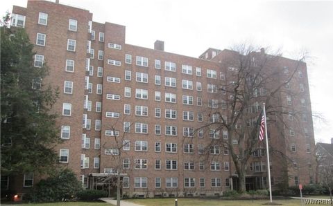 Photo of 731 W Ferry Street #5H, Buffalo, NY 14222 (MLS # B1528208)