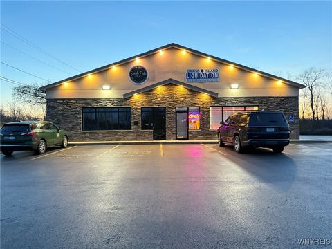 Photo of 2600 Grand Island Boulevard, Grand Island, NY 14072 (MLS # B1652062)