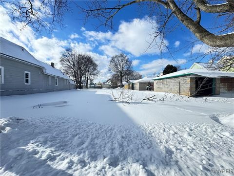 Photo of 98 Milburn Street, Buffalo, NY 14212 (MLS # B1659174)