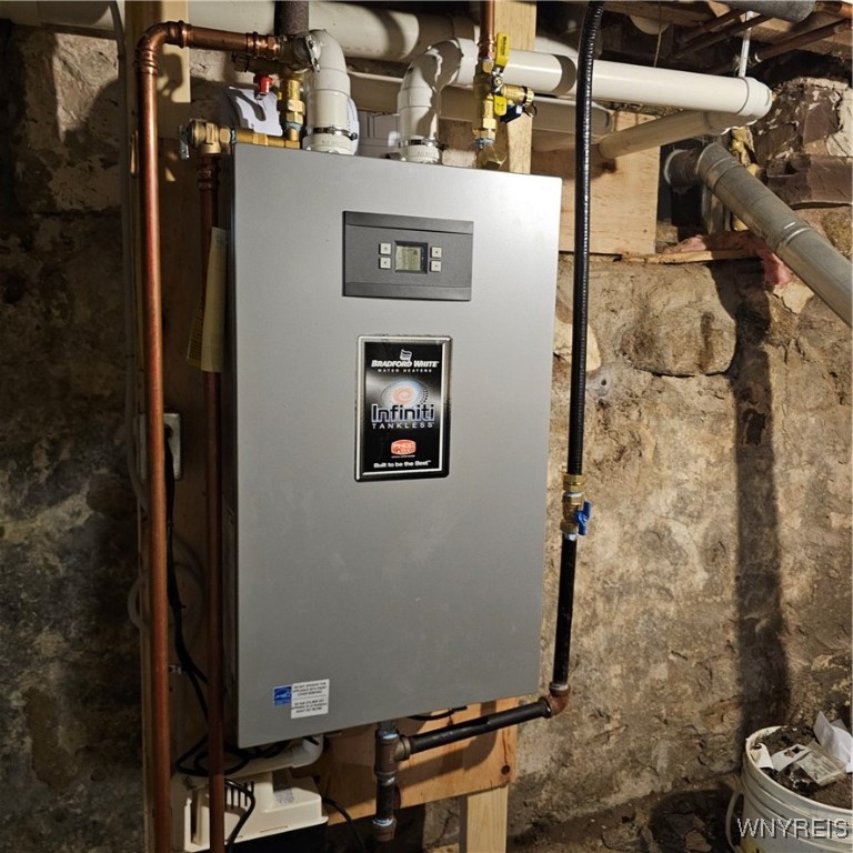 Royalton, New York 14067, United States, 3 Bedrooms Bedrooms, ,2 BathroomsBathrooms,Residential,Pending,31837