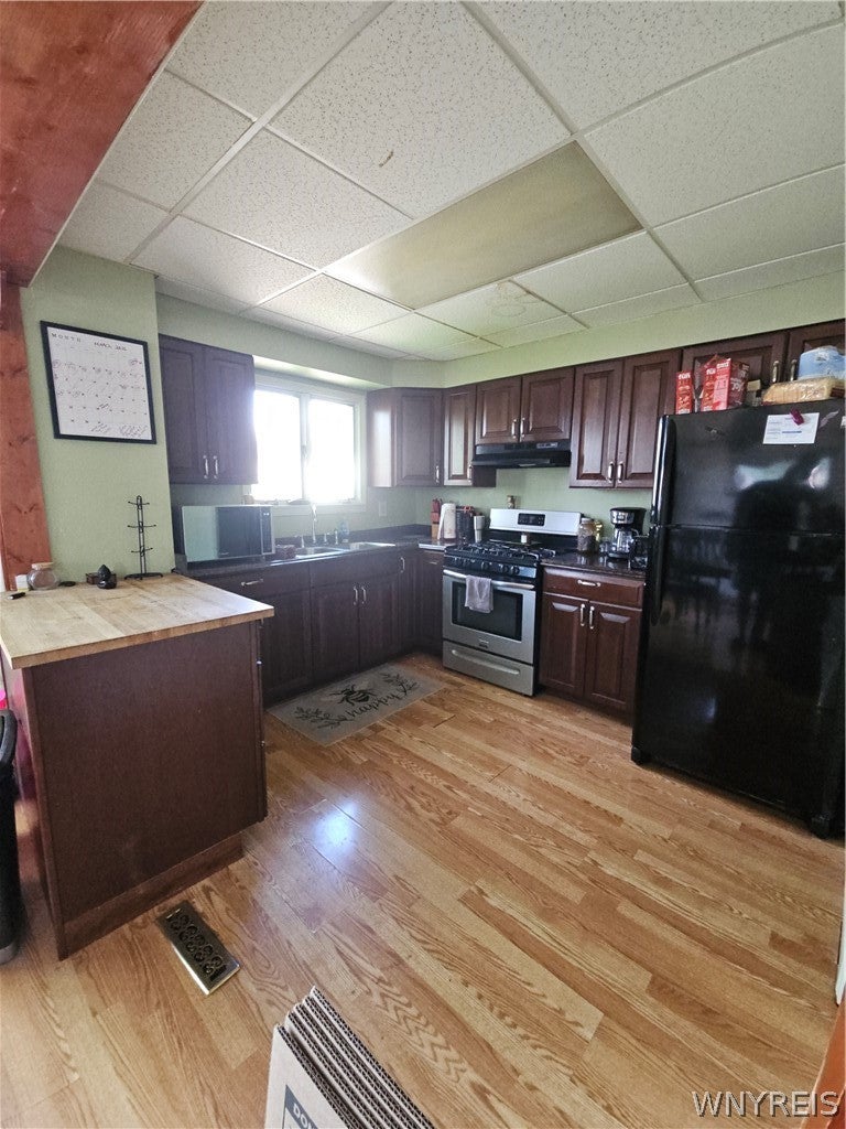 387 W Hazeltine Avenue