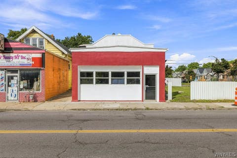 Photo of 2870 Bailey Avenue, Buffalo, NY 14215 (MLS # B1710383)
