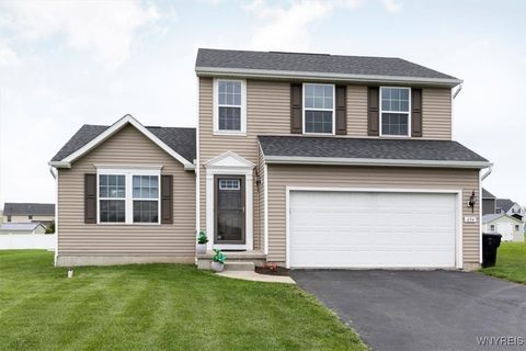 694 Pleasant View Dr Lancaster NY 14086
