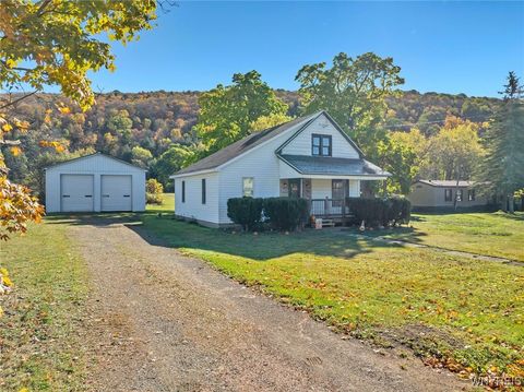 Homes For Sale - 5980 Humphrey Road<br/> Great Valley, NY 14741