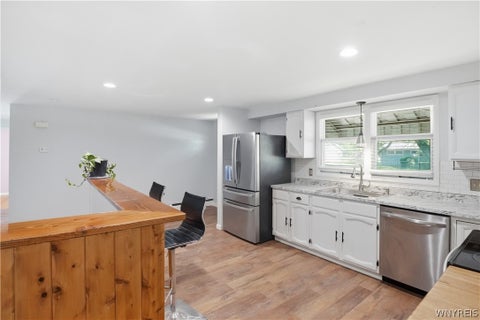 Tiny photo for 512 Parkside Place, Porter, NY 14174 (MLS # B1708999)