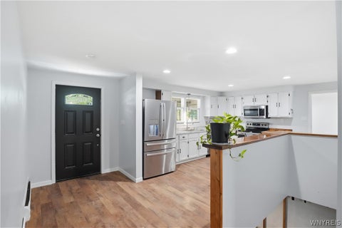 Tiny photo for 512 Parkside Place, Porter, NY 14174 (MLS # B1708999)