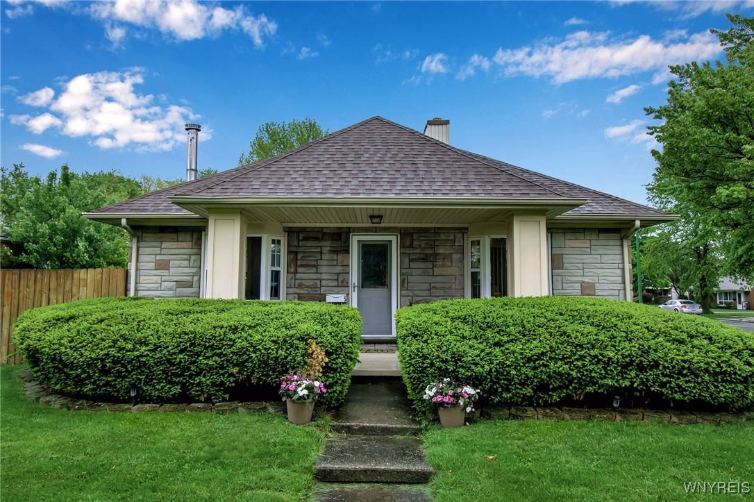 5 Mapleview Road, Cheektowaga, New York image 1