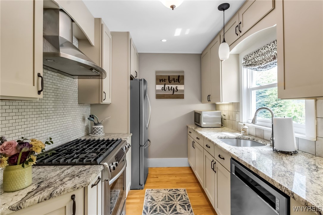 301 Oakwood Avenue, Aurora, New York image 17