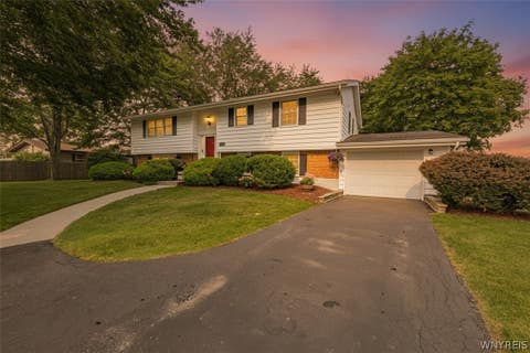 Photo of 5500 Keck Road, Lockport Town, NY 14094 (MLS # B1702356)