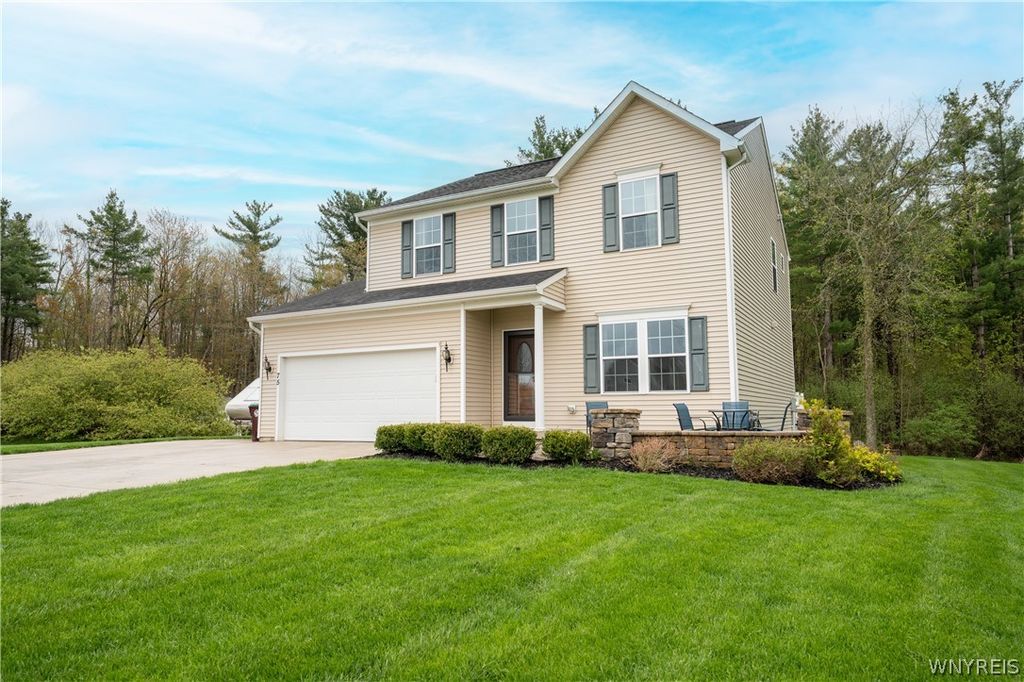 Photo of 75 Hilltowne Drive, Orchard Park, NY 14127 (MLS # B1678196)
