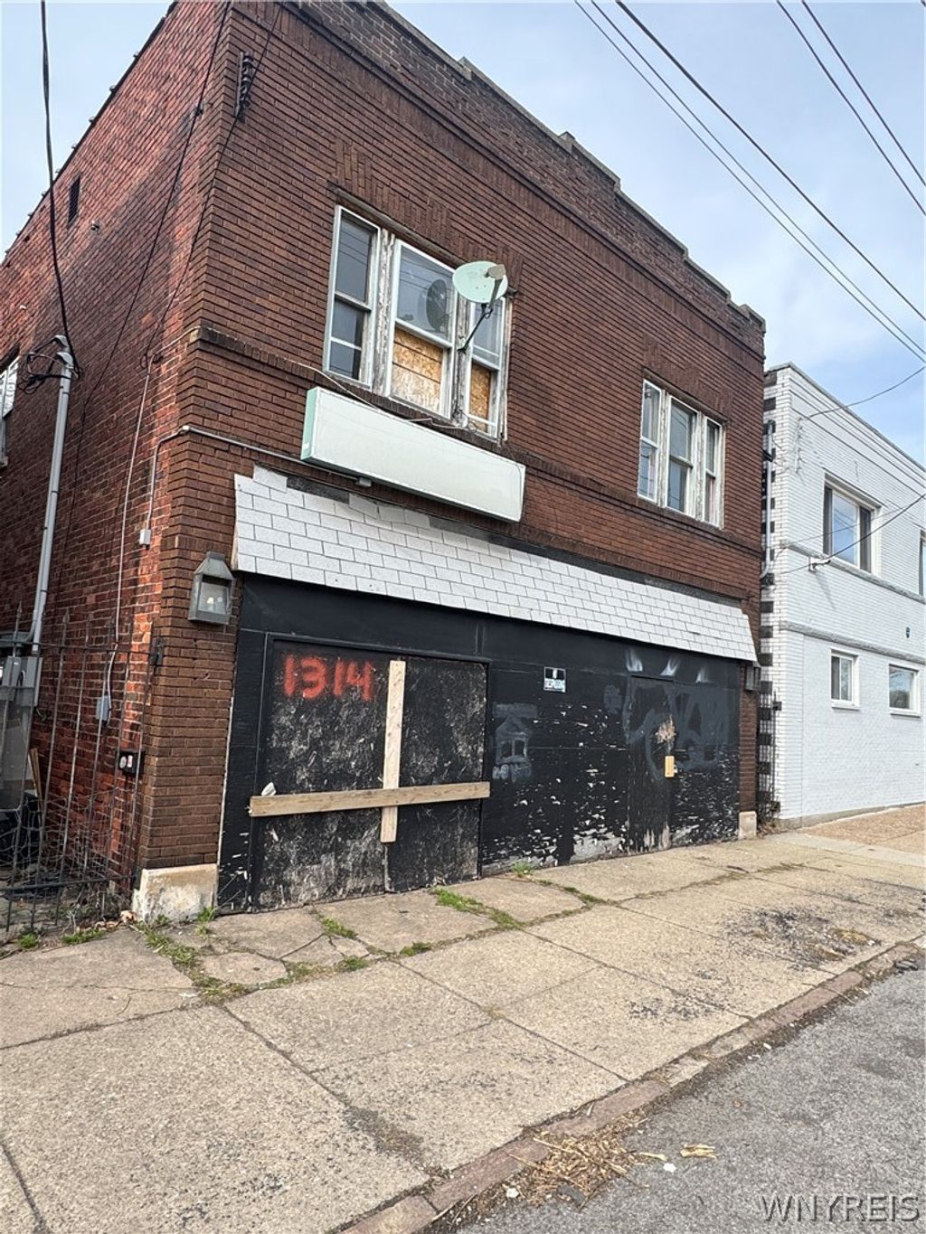 Photo of 1314 Niagara Street, Niagara Falls, NY 14303 (MLS # B1677923)