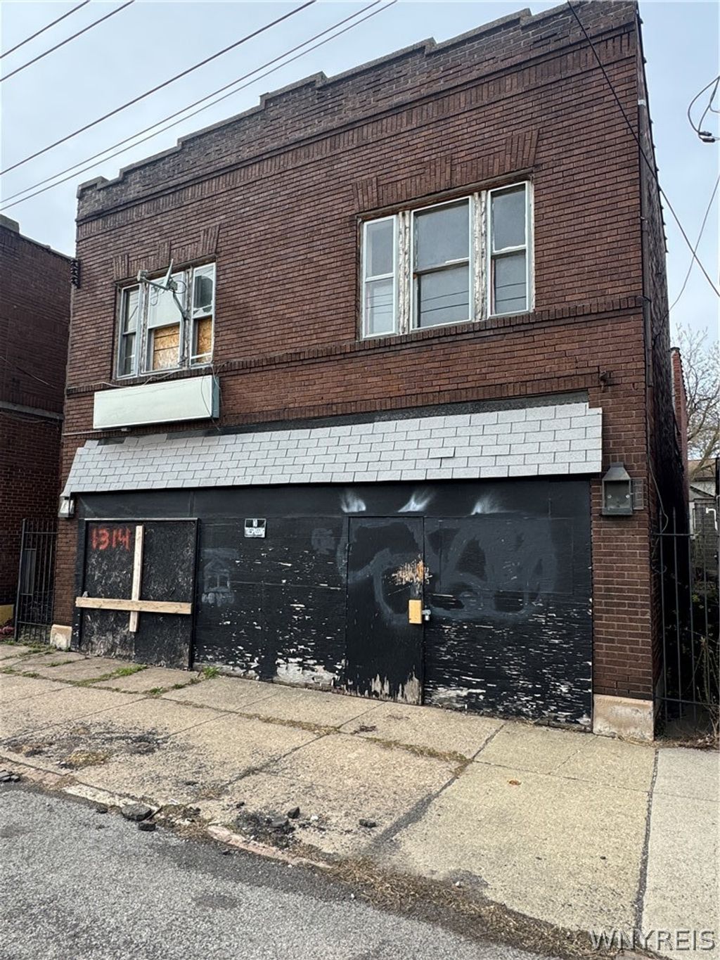 Photo of 1314 Niagara Street, Niagara Falls, NY 14303 (MLS # B1677923)