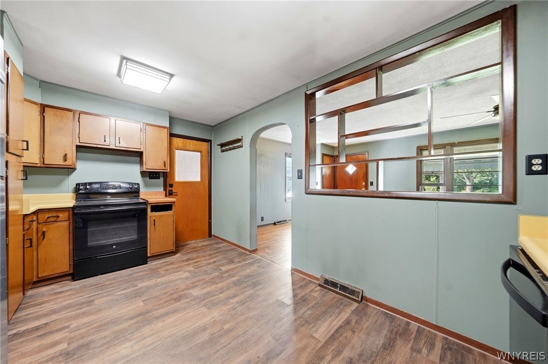 1141 Bowen Road