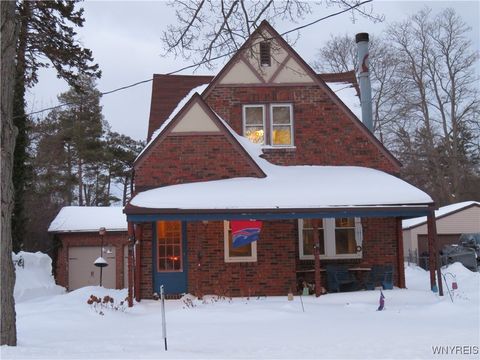 Photo of 5669 East Lane, Hamburg, NY 14085 (MLS # B1655966)