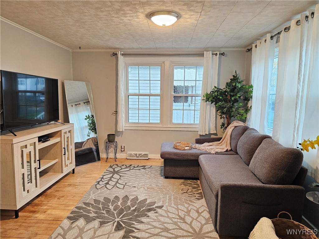 205 Saint Lawrence Avenue