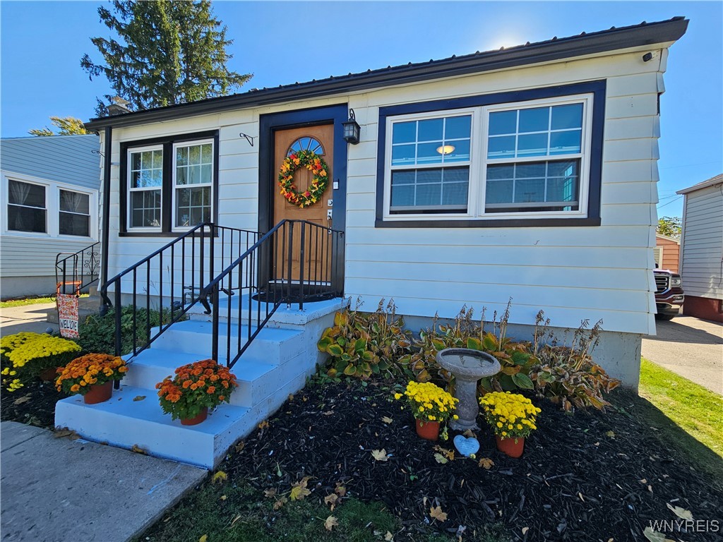 205 Saint Lawrence Avenue