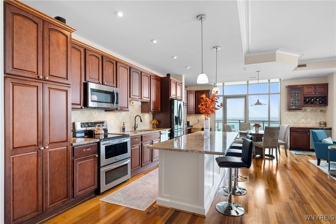 132 Lakefront Boulevard 804