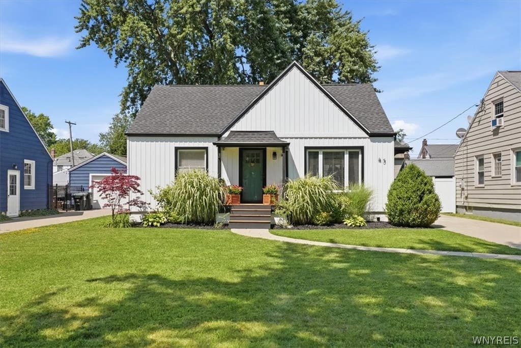 Photo of 45 Hampton Parkway, Tonawanda, NY 14217 (MLS # B1704016)