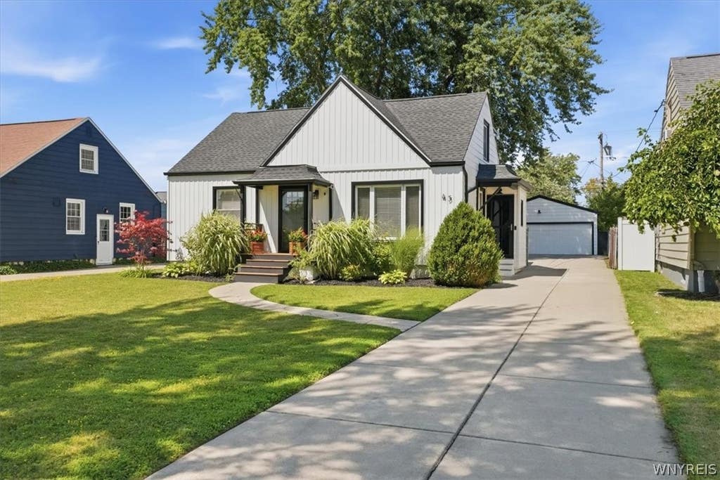 Photo of 45 Hampton Parkway, Tonawanda, NY 14217 (MLS # B1704016)