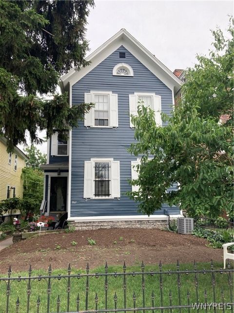 Photo of 262 Summer Street #Front, Buffalo, NY 14222 (MLS # B1544319)