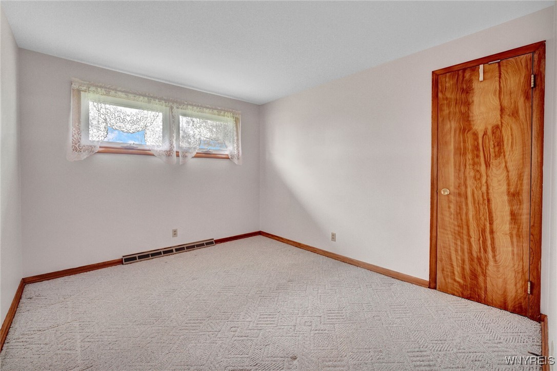 6821 Clinton Street, Elma, New York image 25