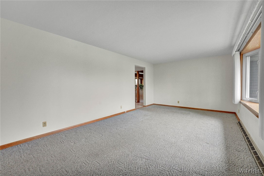 6821 Clinton Street, Elma, New York image 21