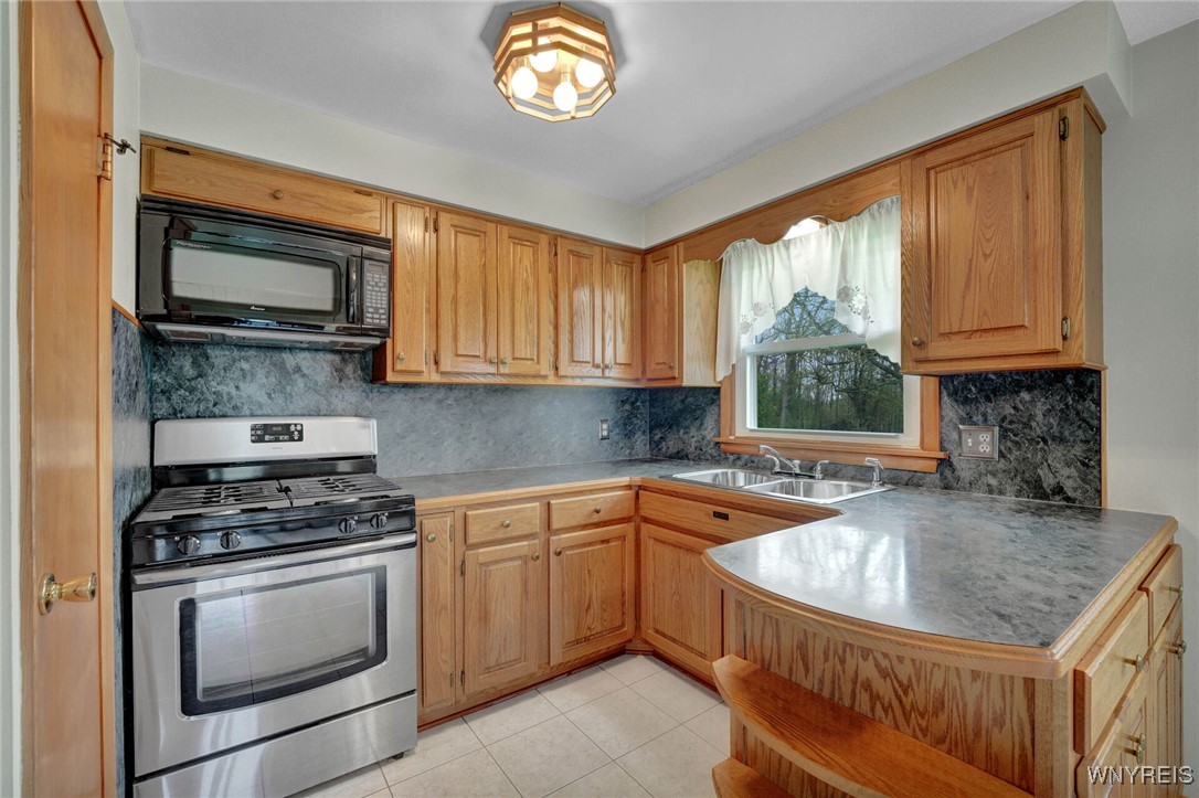 6821 Clinton Street, Elma, New York image 18