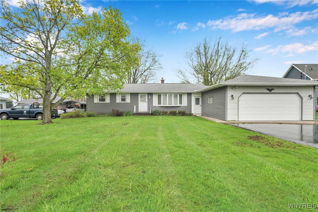 6821 Clinton Street, Elma, New York image 2