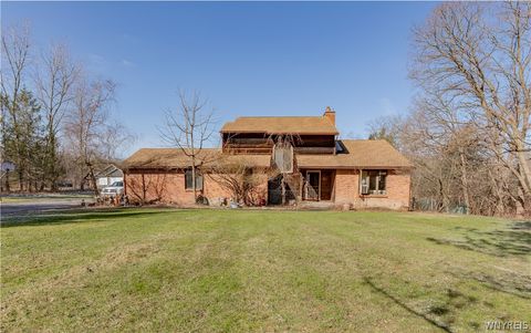 Homes For Sale - 95 Cook Road<br/> Aurora, NY 14052