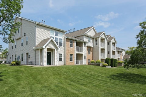 Tiny photo for 25 Spring Meadow Dr A-Plan Dr, Amherst, NY 14221 (MLS # B1714694)