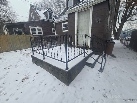 Tiny photo for 33 A Street, Niagara Falls, NY 14303 (MLS # B1655143)