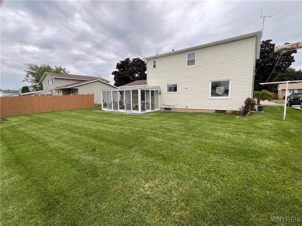 1653 Caravelle Drive, Niagara Falls, New York image 3