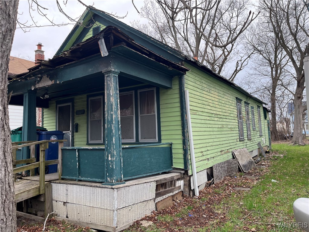 1362 Michigan Avenue, Niagara Falls, New York image 1