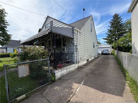 Tiny photo for 2654 North Avenue, Niagara Falls, NY 14305 (MLS # B1684857)