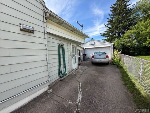 Tiny photo for 2654 North Avenue, Niagara Falls, NY 14305 (MLS # B1684857)