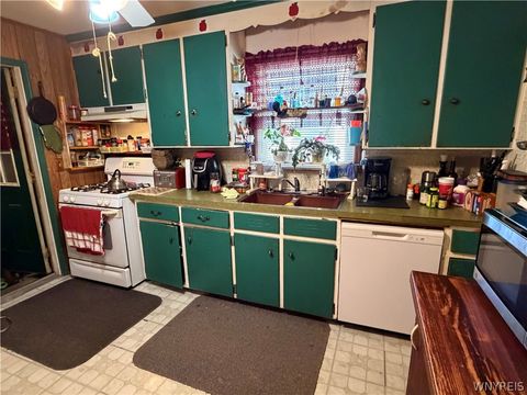 Tiny photo for 2654 North Avenue, Niagara Falls, NY 14305 (MLS # B1684857)