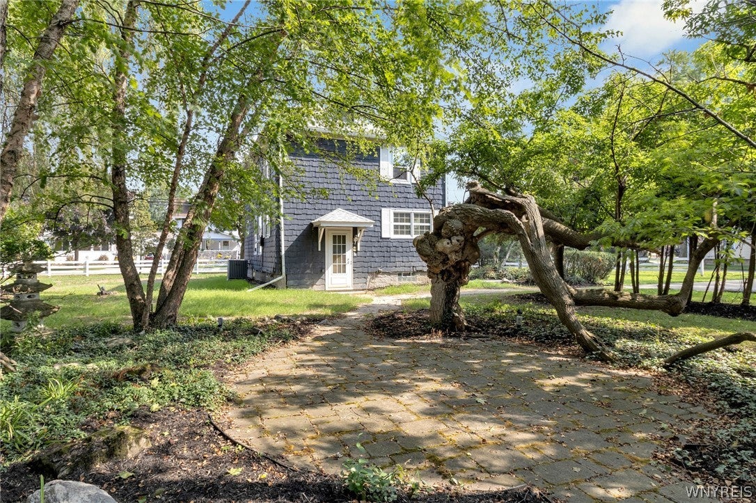 48 Laverack Avenue