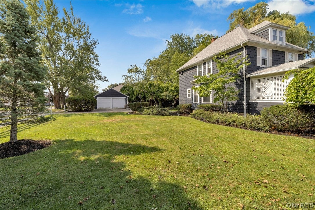 48 Laverack Avenue