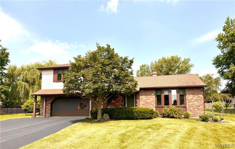 Photo for 8 Farmingdale Court