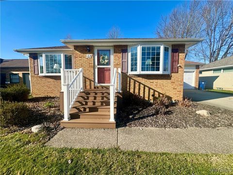 Photo of 168 Donna Lea Boulevard, Amherst, NY 14221 (MLS # B1652020)