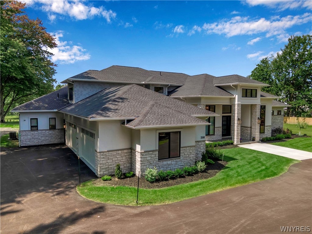200 Paradise Road