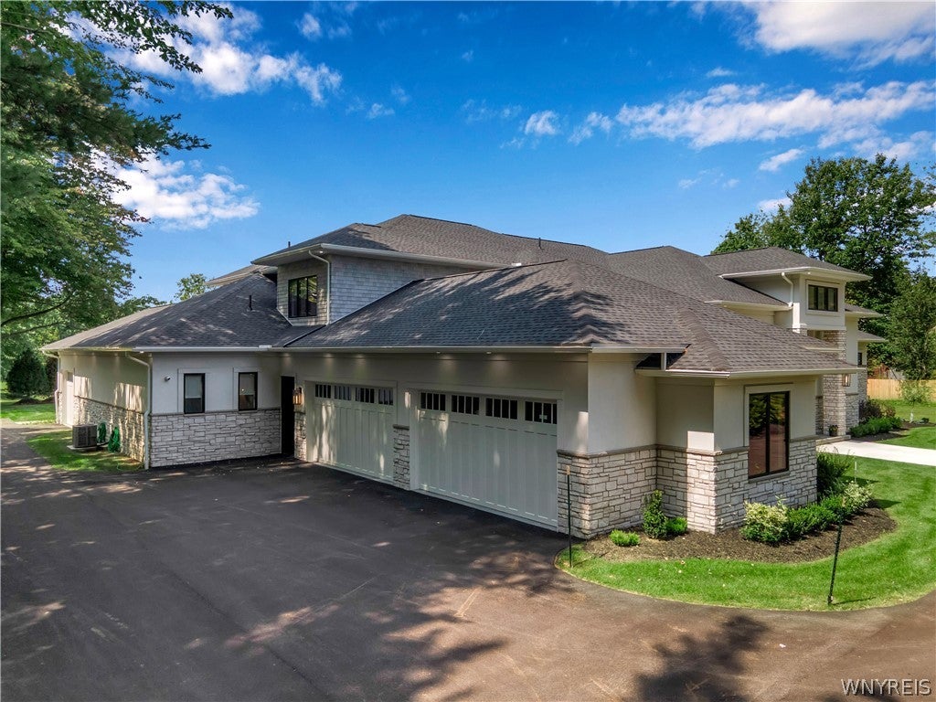200 Paradise Road