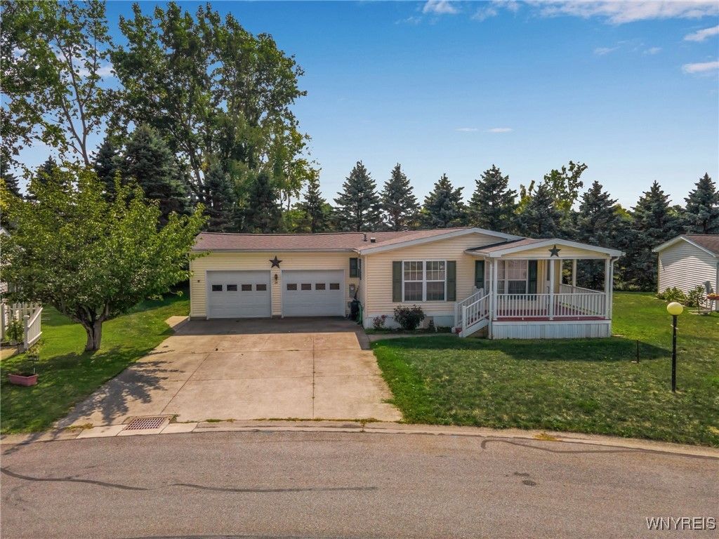 Photo for 66 W Main Street, Pembroke, NY 14036 (MLS # B1639306)