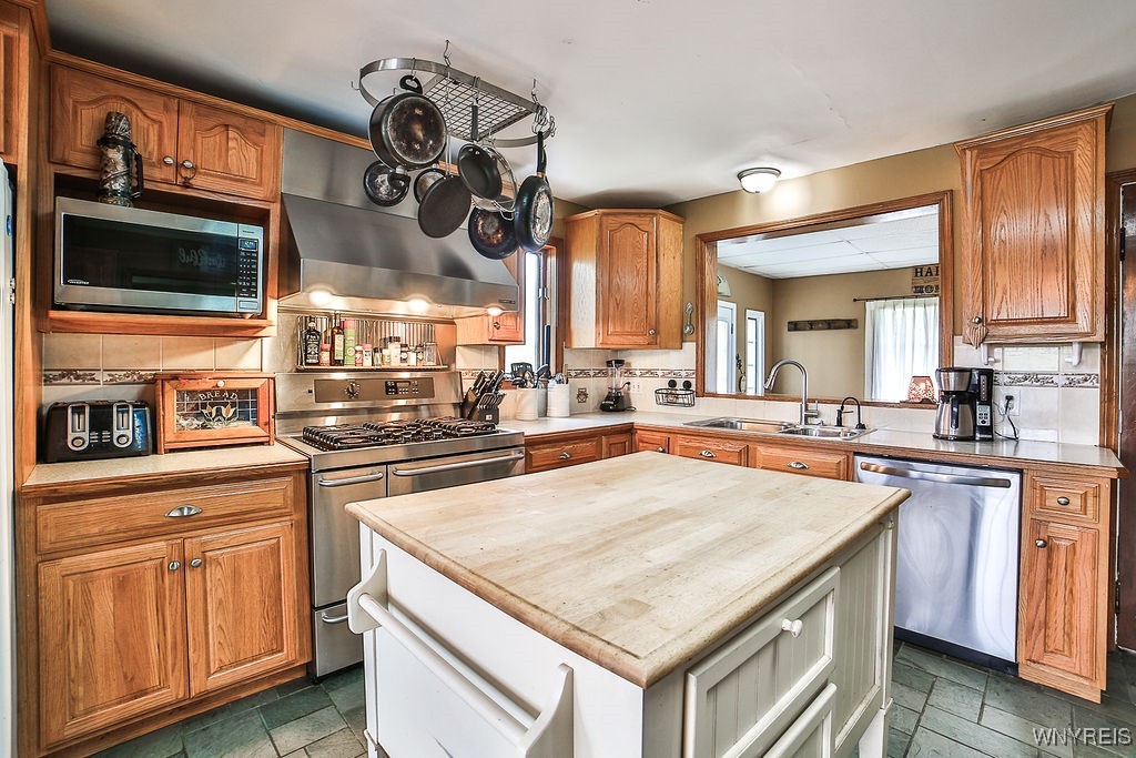 2407 Long Road, Grand Island, New York image 11