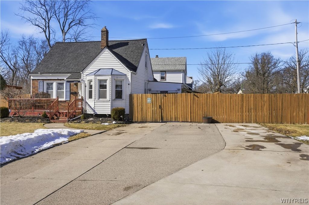 Photo of 1752 Kensington Avenue, Cheektowaga, NY 14215 (MLS # B1665193)