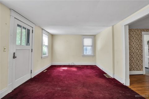 Tiny photo for 31 N Ellicott Street, Amherst, NY 14221 (MLS # B1660671)